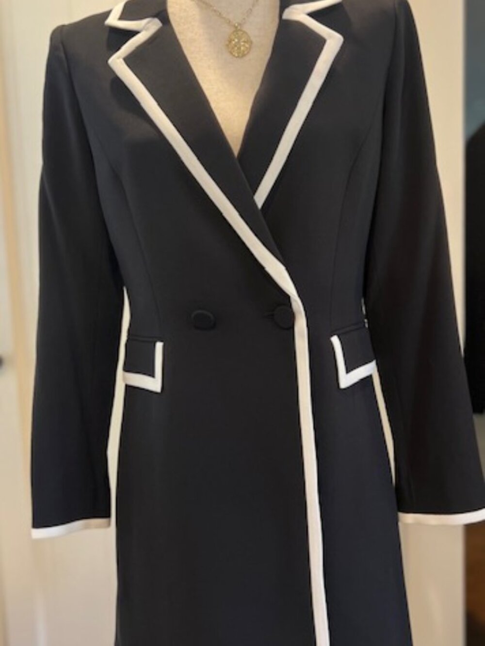 Alice + Olivia Double Breasted Mini dress, Black/Off White, NWT, Size 8